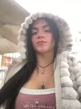 PamelaJonsom  online show from 04-23-26, 12:15