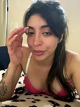 sofiasekrets online show from 11-21-25, 04:11