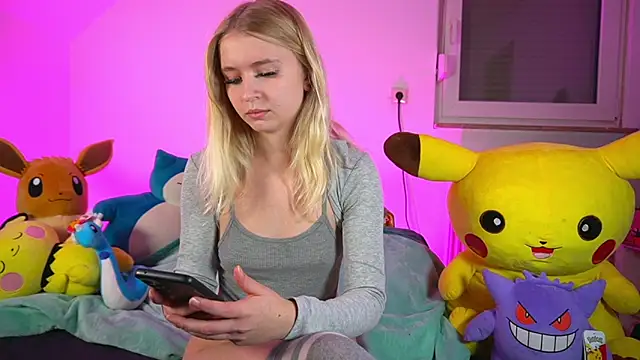 LillyOcean online show from 12-20-25, 02:02