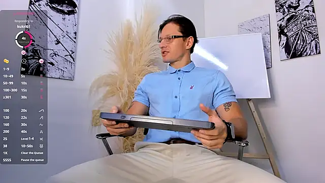 Justin valverde online show from 11-26-25, 02:56