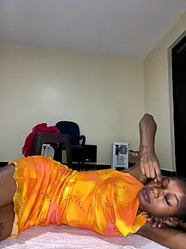 Snapshot of NyahHeat chatting on 10-20-25, 10:43 NyahHeat online show from 10-20-25, 10:43