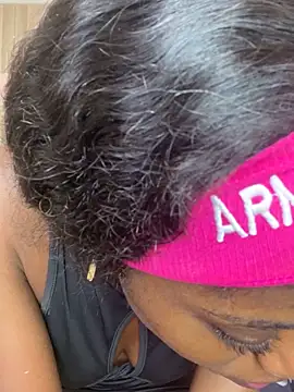 Snapshot of NyahHeat chatting on 02-18-26, 10:55 NyahHeat online show from 02-18-26, 10:55