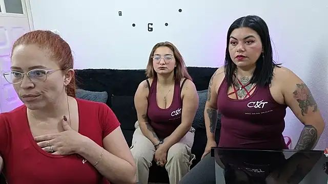 lesb milf online show from 11-29-25, 04:15