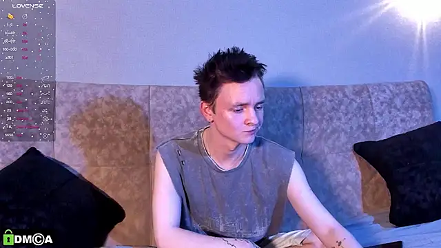 Snapshot of Logan_mett chatting on 11-06-25, 11:04 Logan mett online show from 11-06-25, 11:04