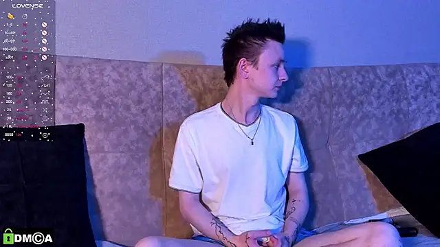 Snapshot of Logan_mett chatting on 11-08-25, 04:18 Logan mett online show from 11-08-25, 04:18