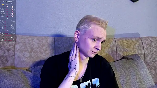 Snapshot of Logan_mett chatting on 12-04-25, 08:12 Logan mett online show from 12-04-25, 08:12