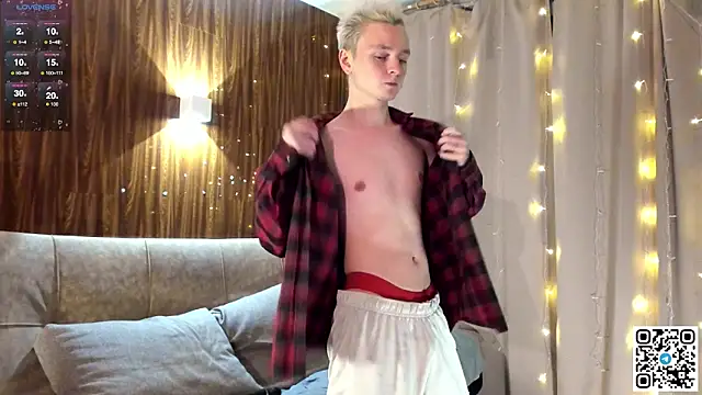 Snapshot of Logan_mett chatting on 01-06-26, 08:23 Logan mett online show from 01-06-26, 08:23