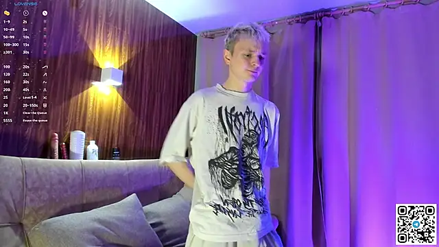 Snapshot of Logan_mett chatting on 03-12-26, 04:02 Logan mett online show from 03-12-26, 04:02