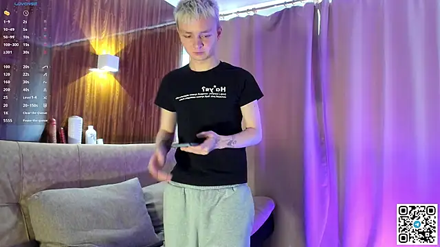 Snapshot of Logan_mett chatting on 03-15-26, 12:55 Logan mett online show from 03-15-26, 12:55