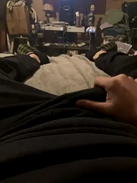 Snapshot of CarmeloA chatting on 10-14-25, 04:35 CarmeloA online show from 10-14-25, 04:35