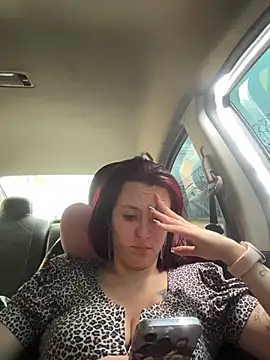 Zoe fire online show from 11-14-25, 01:43