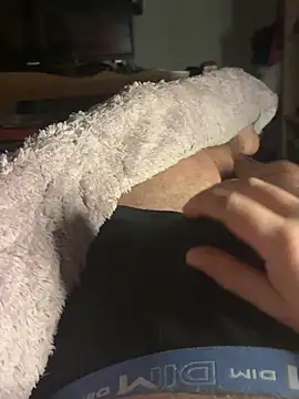 Snapshot of creamydeluxe chatting on 11-06-25, 10:32 creamydeluxe online show from 11-06-25, 10:32