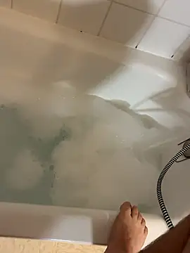 Snapshot of creamydeluxe chatting on 01-09-26, 05:48 creamydeluxe online show from 01-09-26, 05:48