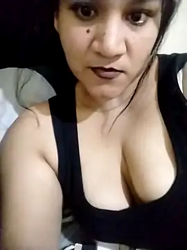 Snapshot of checheludo23 chatting on 02-18-26, 11:33 checheludo23 online show from 02-18-26, 11:33