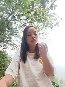 Nguyet2k4 online show from 04-15-26, 11:16