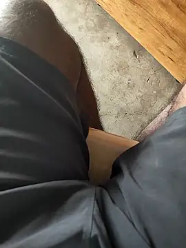 Snapshot of Vickyins480000 chatting on 10-22-25, 04:35 Vickyins480000 online show from 10-22-25, 04:35