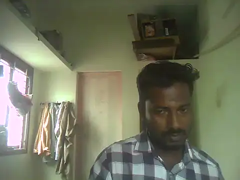 Snapshot of Vickyins480000 chatting on 10-28-25, 08:29 Vickyins480000 online show from 10-28-25, 08:29