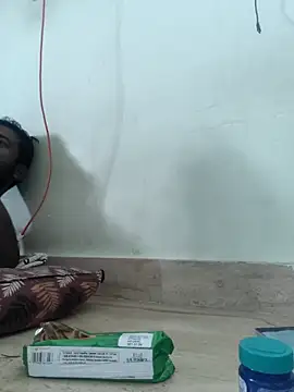 Snapshot of Vickyins480000 chatting on 01-15-26, 05:12 Vickyins480000 online show from 01-15-26, 05:12