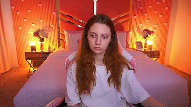CuteeFoxy online show from 07-18-26, 12:42