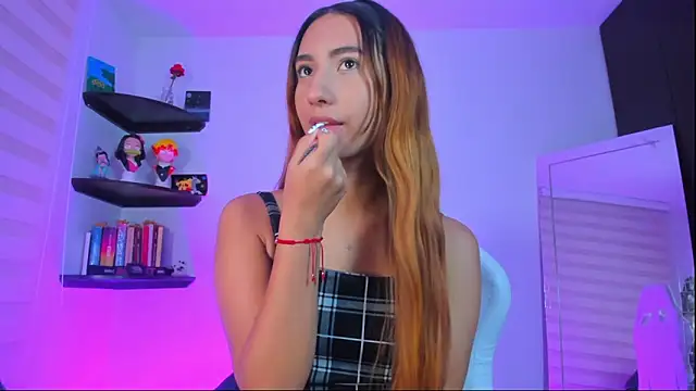 Snapshot of kittyrush_ chatting on 11-19-25, 04:34 kittyrush online show from 11-19-25, 04:34