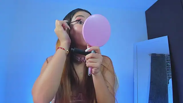 Snapshot of kittyrush_ chatting on 12-19-25, 11:34 kittyrush online show from 12-19-25, 11:34