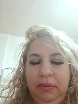 BelleInna online show from 10-28-25, 09:17