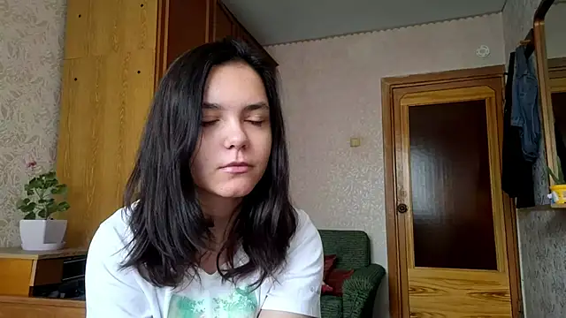 AudieMleczynski online show from 10-31-25, 07:42