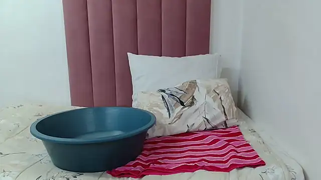 Bubbles156 online show from 11-25-25, 07:14