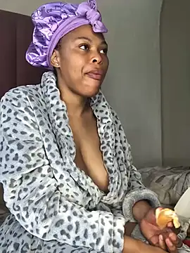 Bubbles156 online show from 04-22-26, 06:49