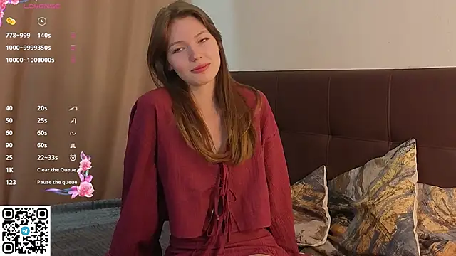 Erosyne online show from 11-30-25, 05:06