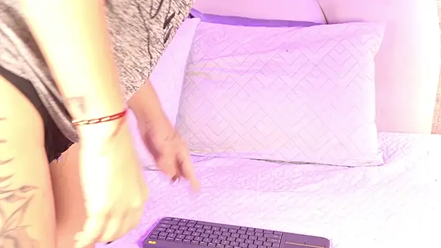 emmy rose25 online show from 04-23-26, 11:42