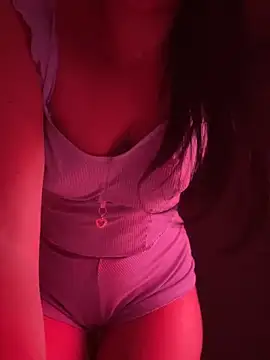 Moreninharai online show from 10-28-25, 05:26