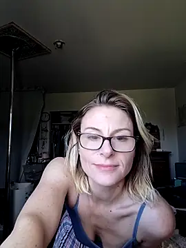 Snapshot of LanaDeluxe chatting on 02-11-26, 08:03 LanaDeluxe online show from 02-11-26, 08:03