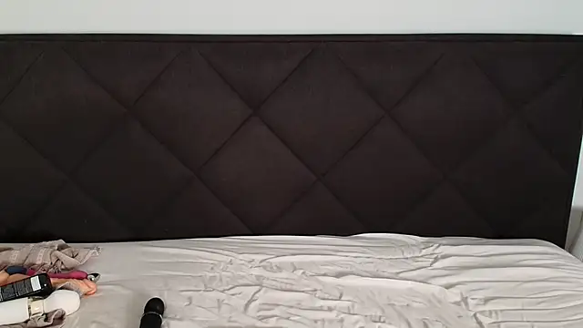 julialauren online show from 05-22-26, 07:41