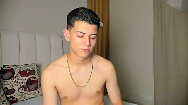 Snapshot of FireGuy_99 chatting on 12-17-25, 01:17 FireGuy 99 online show from 12-17-25, 01:17