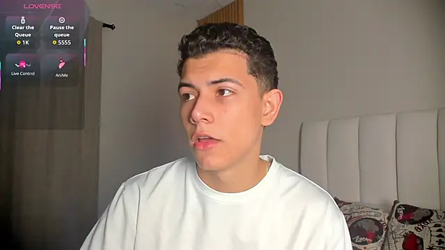 Snapshot of FireGuy_99 chatting on 01-12-26, 01:16 FireGuy 99 online show from 01-12-26, 01:16