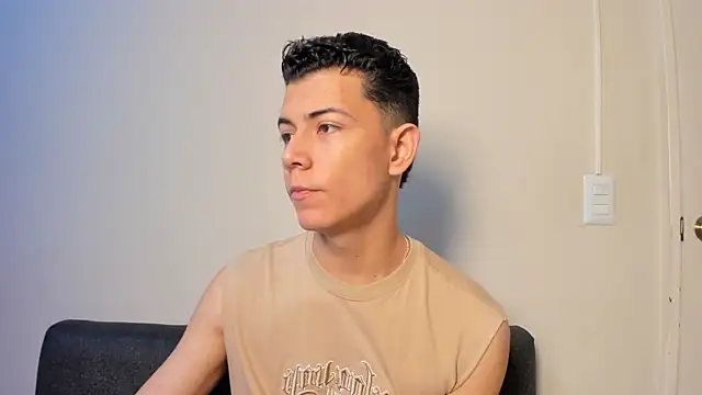 Snapshot of FireGuy_99 chatting on 02-12-26, 12:44 FireGuy 99 online show from 02-12-26, 12:44