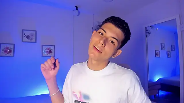 Snapshot of FireGuy_99 chatting on 04-13-26, 02:44 FireGuy 99 online show from 04-13-26, 02:44