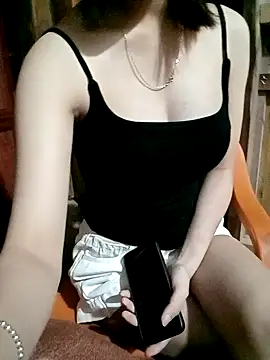 Snapshot of Katy68 chatting on 12-04-25, 02:48 Katy68 online show from 12-04-25, 02:48