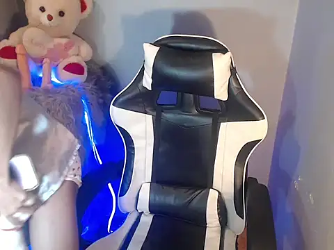 Snapshot of Yourasianbabyemma chatting on 11-03-25, 08:10 Yourasianbabyemma online show from 11-03-25, 08:10