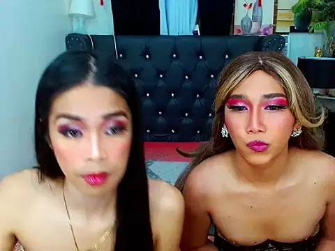 Snapshot of LovelyTs4U chatting on 11-16-25, 02:33 LovelyTs4U online show from 11-16-25, 02:33