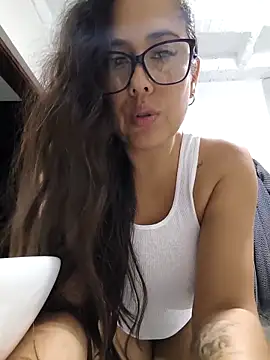 Snapshot of Salmma_Milf chatting on 02-19-26, 12:06 Salmma Milf online show from 02-19-26, 12:06