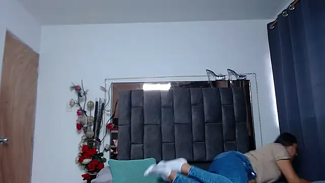 Snapshot of Salmma_Milf chatting on 02-20-26, 11:54 Salmma Milf online show from 02-20-26, 11:54