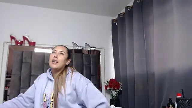 Salmma Milf online show from 06-19-26, 11:47