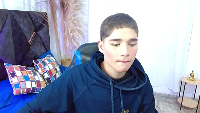 Snapshot of Mattass18 chatting on 11-04-25, 02:05 Mattass18 online show from 11-04-25, 02:05