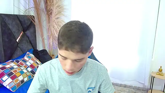 Snapshot of Mattass18 chatting on 11-07-25, 01:44 Mattass18 online show from 11-07-25, 01:44