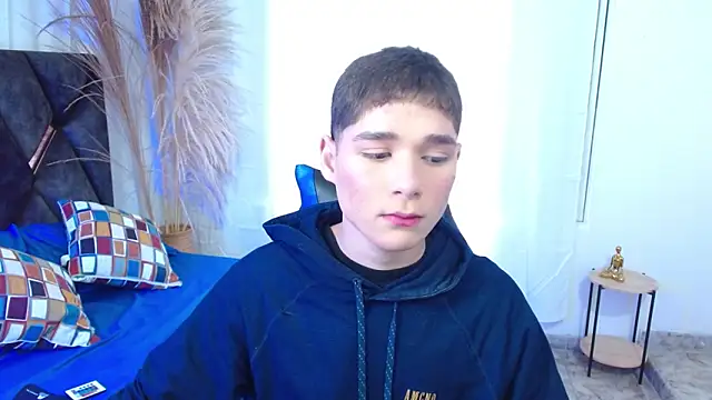 Snapshot of Mattass18 chatting on 11-20-25, 01:22 Mattass18 online show from 11-20-25, 01:22