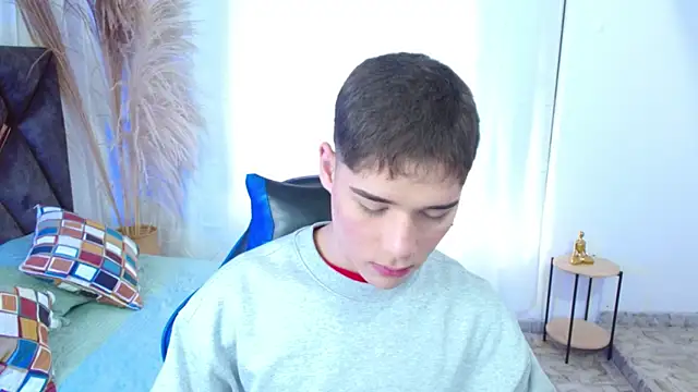 Snapshot of Mattass18 chatting on 12-15-25, 12:42 Mattass18 online show from 12-15-25, 12:42