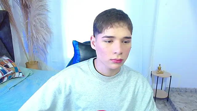 Snapshot of Mattass18 chatting on 12-16-25, 01:27 Mattass18 online show from 12-16-25, 01:27