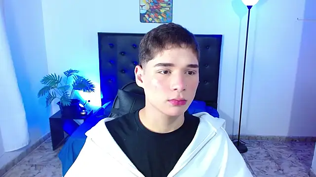 Snapshot of Mattass18 chatting on 02-02-26, 01:32 Mattass18 online show from 02-02-26, 01:32